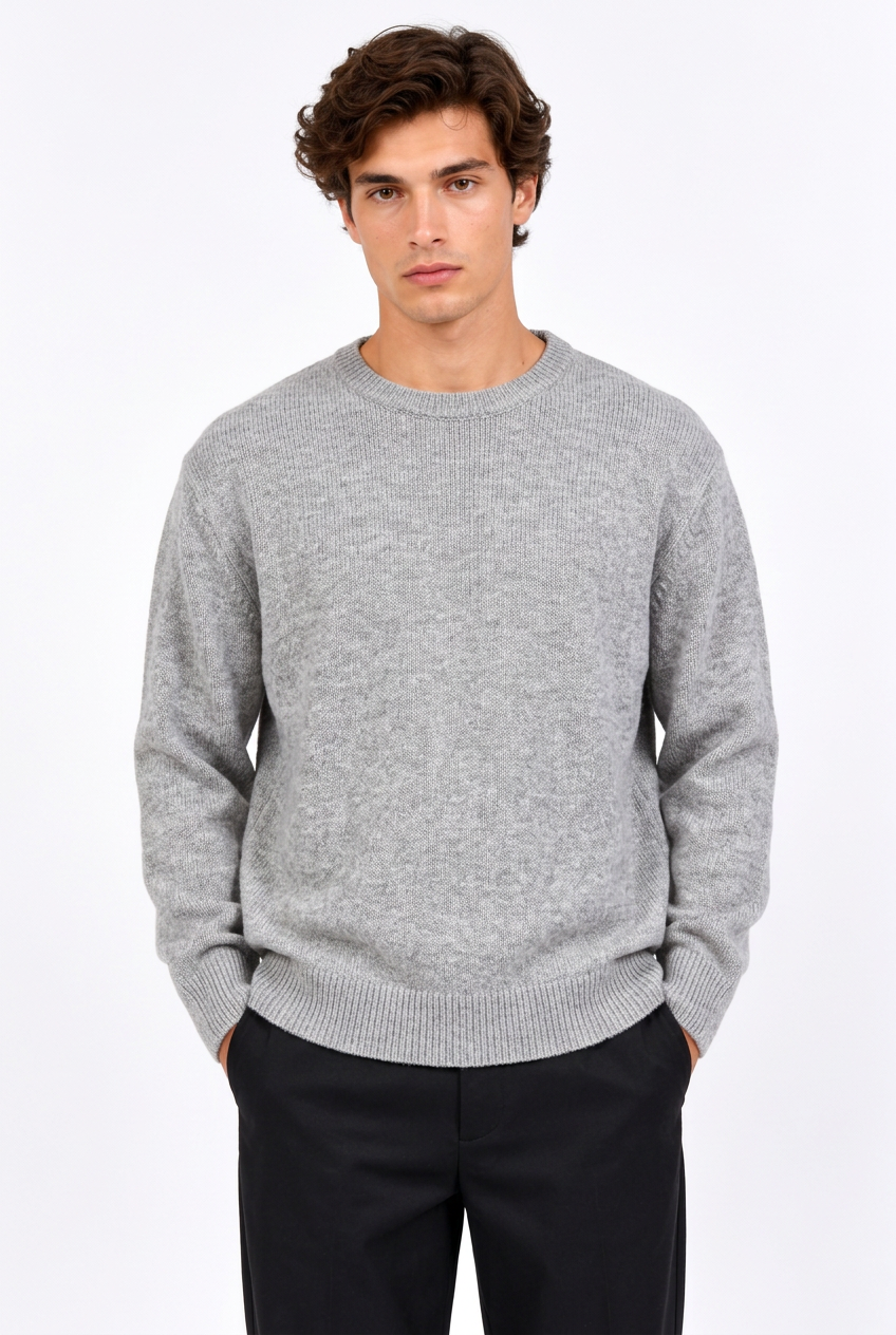 Pull homme ample à col rond et manches longues