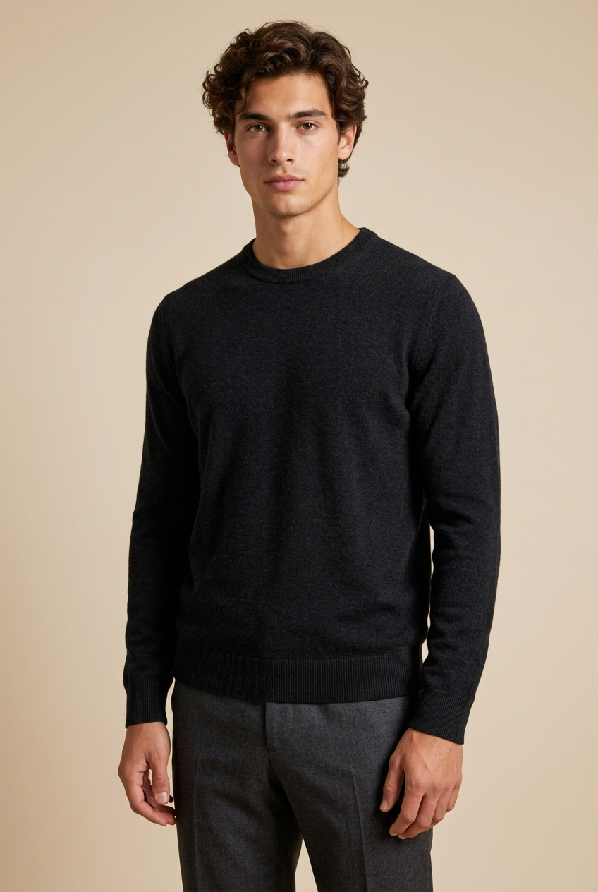 Pull homme ample à col rond et manches longues