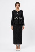 Ensemble tailleur femme noir : veste boutonnée et jupe longue
