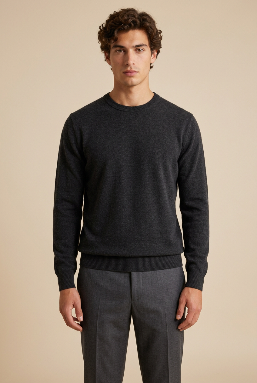 Pull homme ample à col rond et manches longues