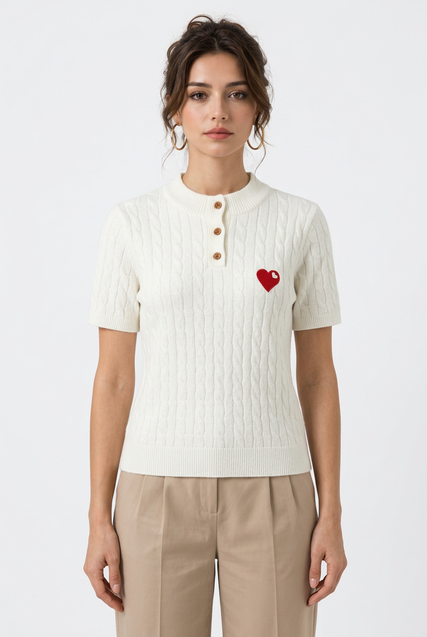 Top femme en maille à manches courtes et motif cœur