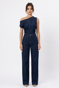 Combinaison femme en jean bleu foncé – Encolure asymétrique et jambes larges