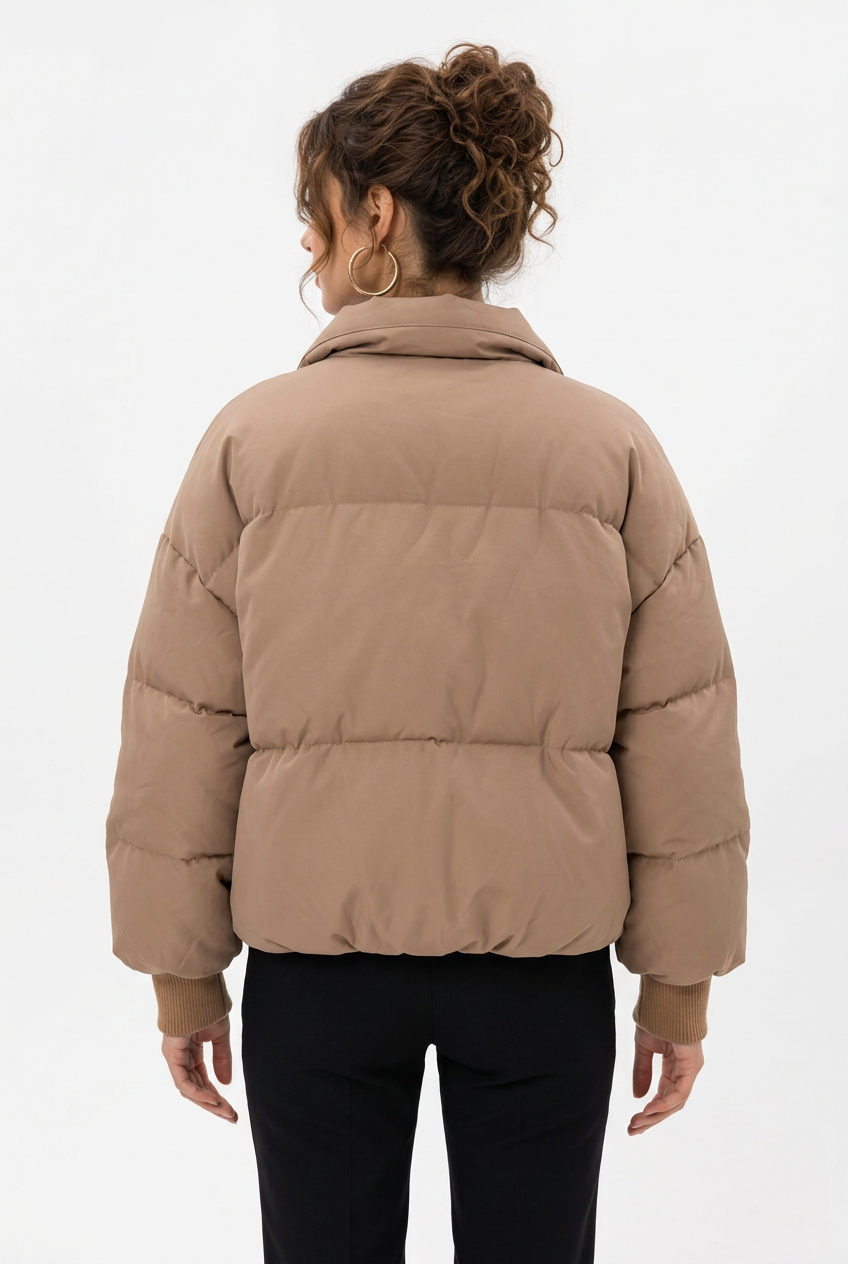 Doudoune courte femme à col montant et fermeture zippée