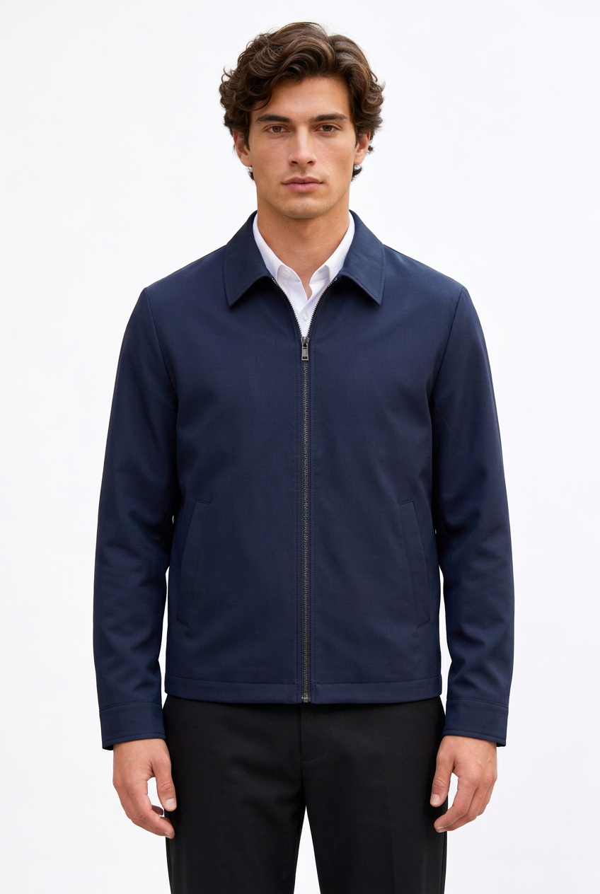 Jeff avec la veste bleu foncé