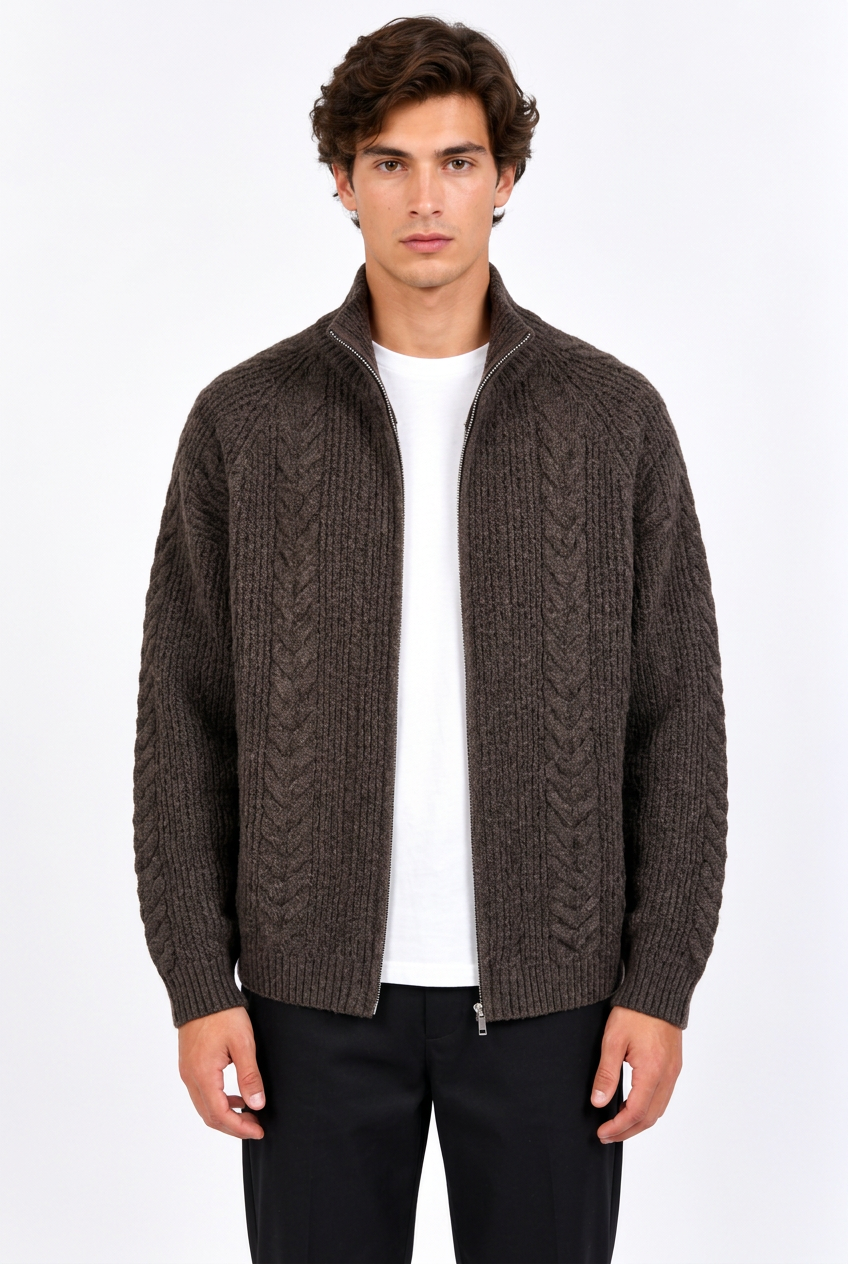 Jeff avec le cardigan marron