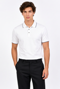 Jeff avec le polo blanc