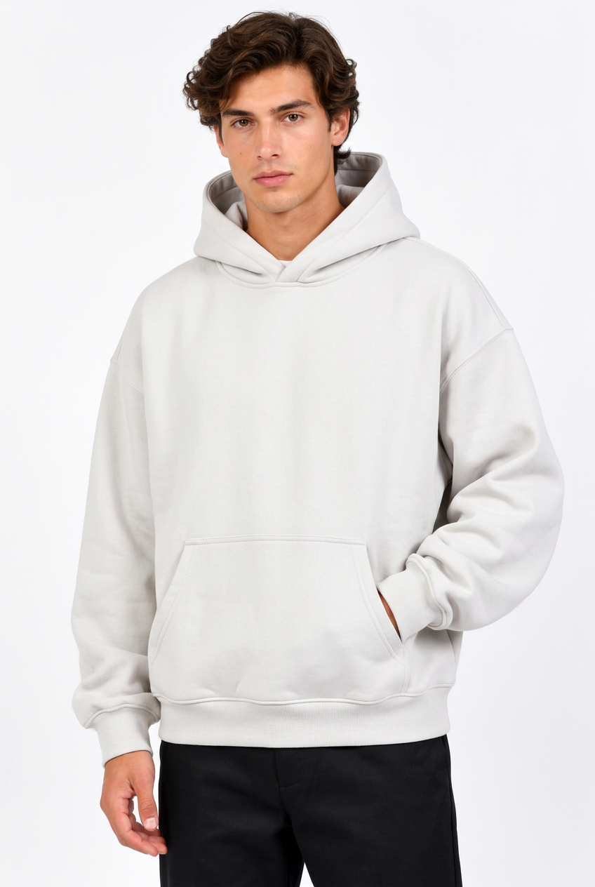 Jeff avec le sweat gris argent clair oversize