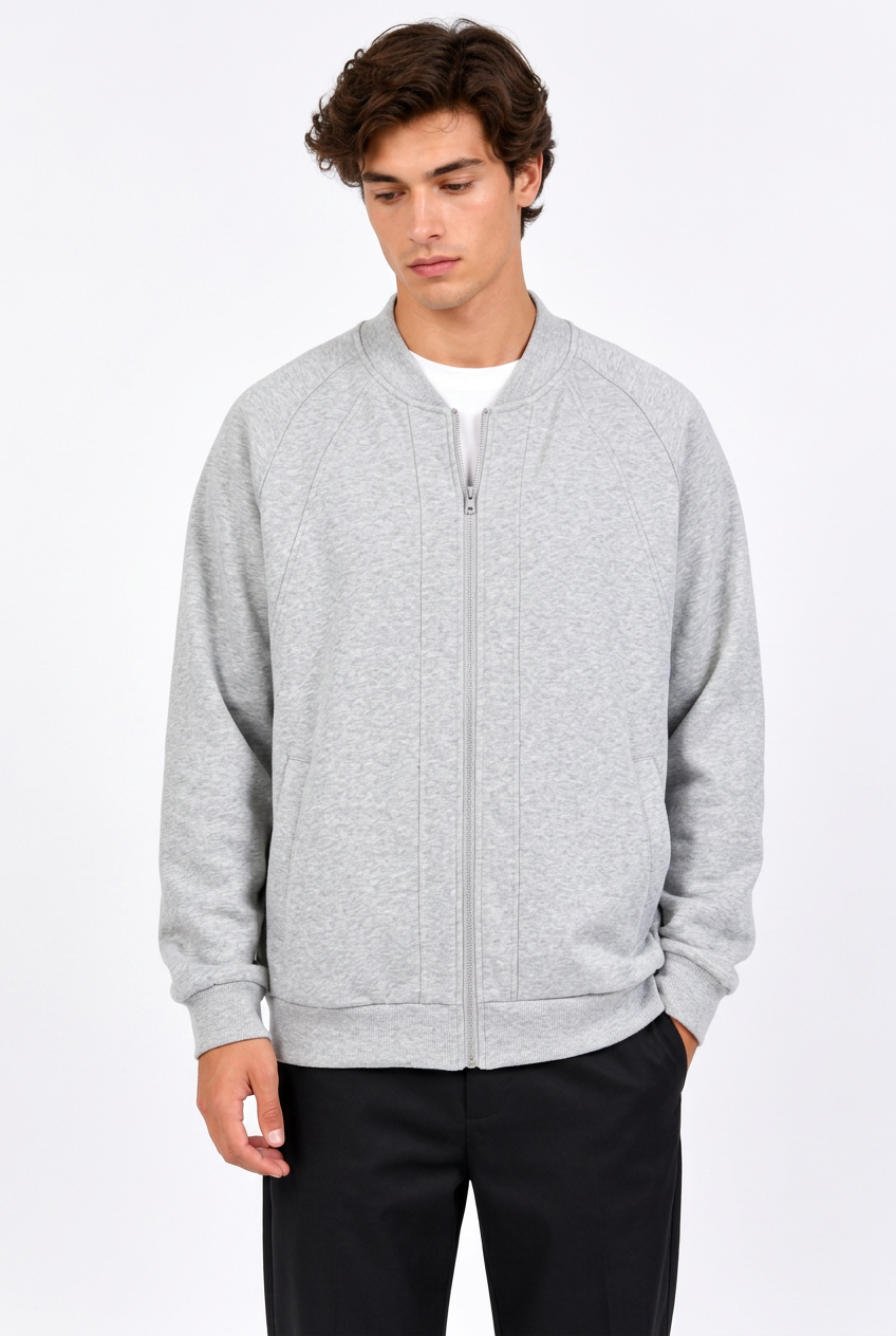 Jeff avec le sweat gris clair