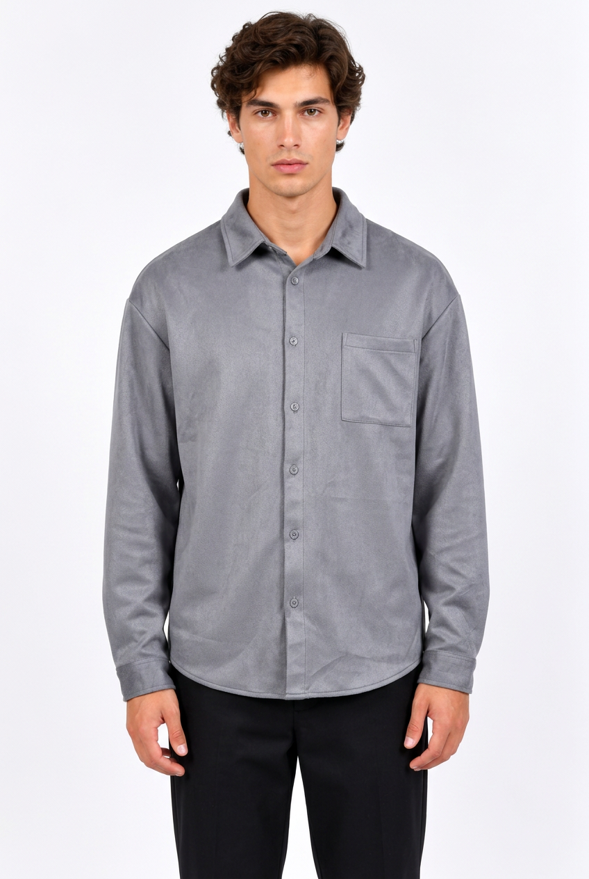 Jeff portant la chemise grise