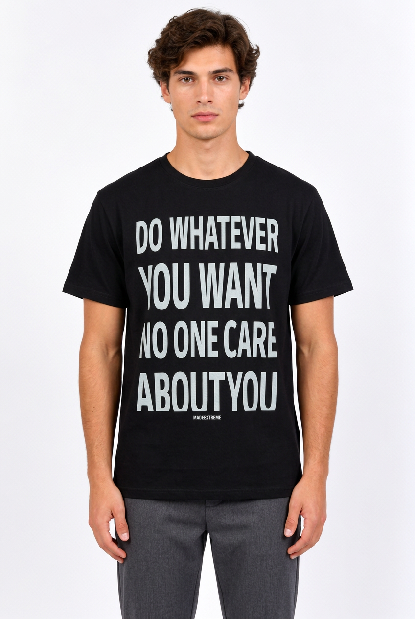 Jeff portant le T-shirt noir