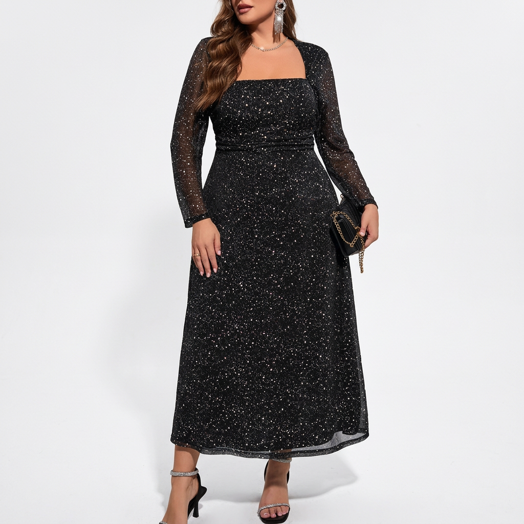 Robe noire fond blanc vue trois quarts