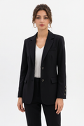 Stéphanie avec le blazer noir