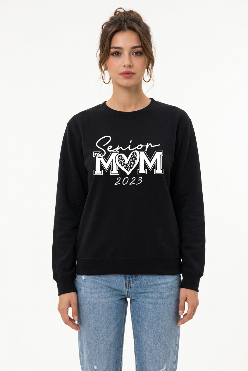 Stéphanie avec le sweat noir