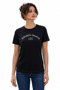 Stéphanie avec le T-shirt noir