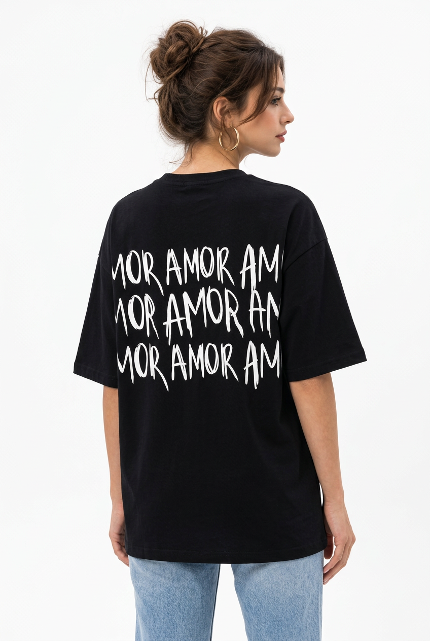 Stéphanie avec le T-shirt noir