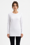 Stéphanie de face avec le haut blanc