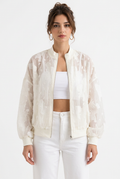 Veste transparente de face avec Stéphanie